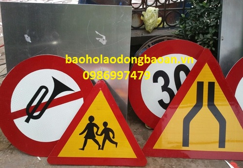 Sản xuất biển báo giao thông Sản xuất biển báo giao thông